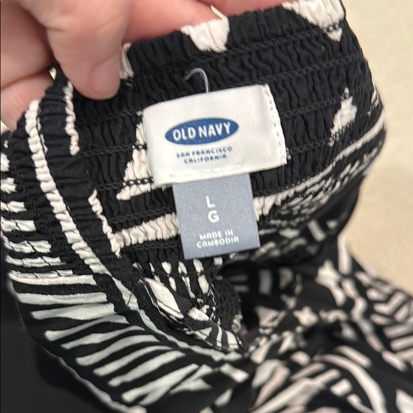 Old Navy Black and White Geometric Dress - Picture 3 of 3